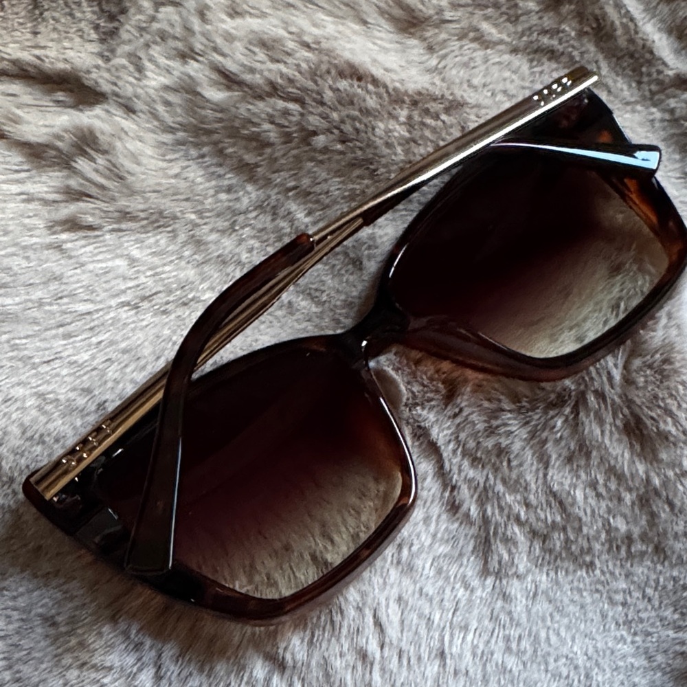 Diff Eyewear Tortoise Shell Square Sunglasses - image 2